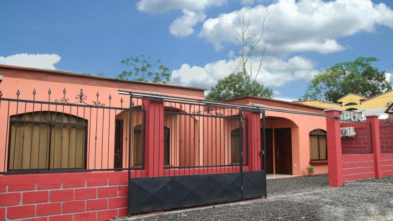 Arenal Red Apartment La Fortuna Exterior photo